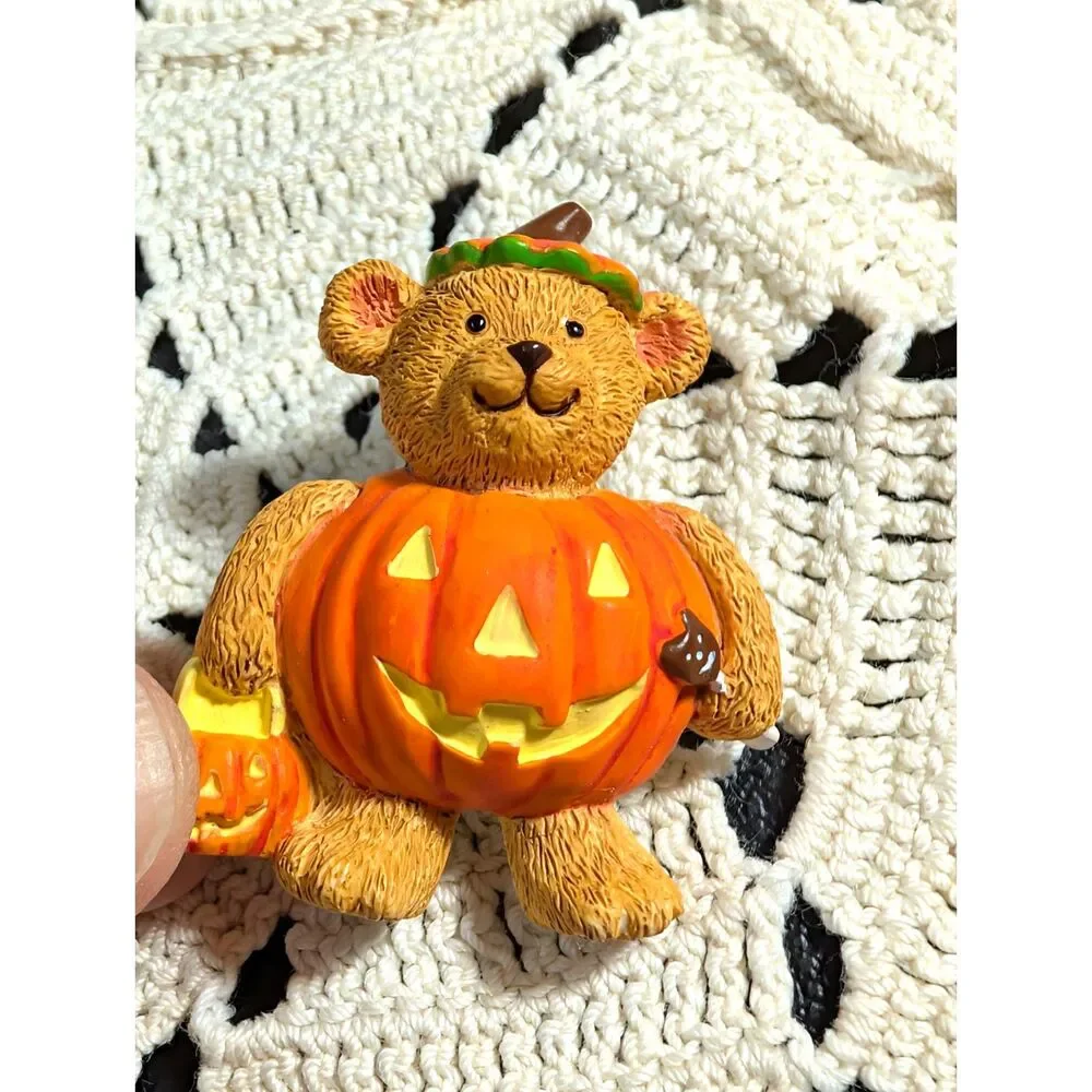 Vintage 1999 Avon Teddy Bear Pumpkin Pin Brooch Halloween Jack O Lantern Boxed